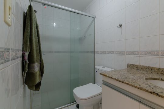 Banheiro de apartamento à venda com 1 quarto, 45m² em Ipiranga, São Paulo