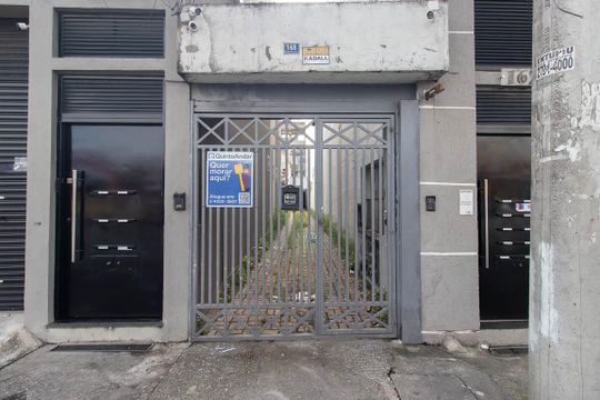 Fachada de apartamento para alugar com 2 quartos, 80m² em Vila Galvão, São Paulo