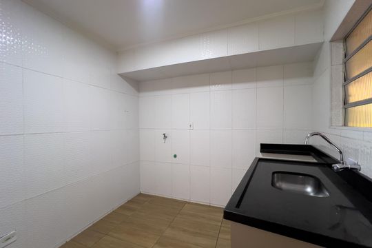 Cozinha de kitnet/studio à venda com 1 quarto, 34m² em Aclimação, São Paulo