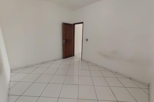 Quarto de casa para alugar com 2 quartos, 65m² em Vila Santa Edwiges, São Paulo