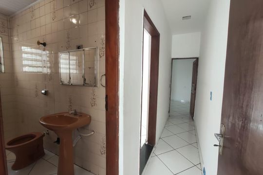 Banheiro de casa para alugar com 2 quartos, 65m² em Vila Santa Edwiges, São Paulo