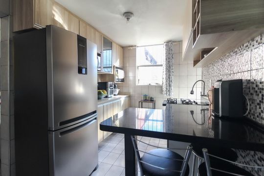 Cozinha de apartamento para alugar com 3 quartos, 50m² em Guaianases, São Paulo