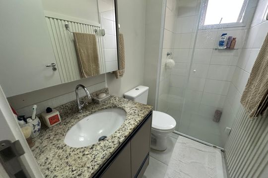 Banheiro de apartamento para alugar com 2 quartos, 52m² em Alphaville Empresarial, Barueri