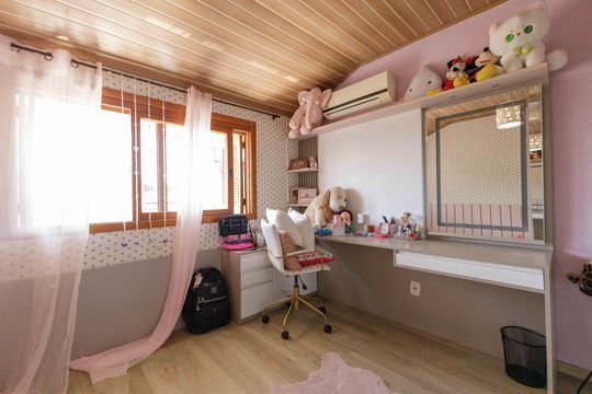 Quarto 3  de casa para alugar com 4 quartos, 180m² em Jardim Itu, Porto Alegre