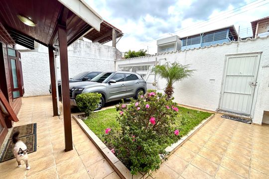 Garagem de casa para alugar com 3 quartos, 222m² em Jardim Rosa de Franca, Guarulhos