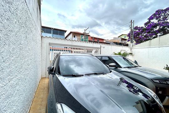 Garagem de casa para alugar com 3 quartos, 222m² em Jardim Rosa de Franca, Guarulhos