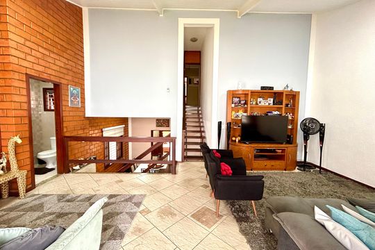 Casa para alugar com 3 quartos, 222m² em Jardim Rosa de Franca, Guarulhos