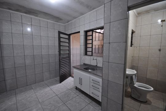 Cozinha de casa para alugar com 1 quarto, 52m² em Parque Vitoria, São Paulo