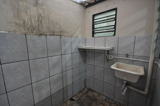 Área de Serviço de casa para alugar com 1 quarto, 52m² em Parque Vitoria, São Paulo