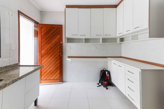 Cozinha de casa de condomínio à venda com 2 quartos, 113m² em Vila Gomes, São Paulo