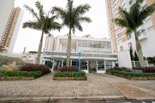 Fachada de apartamento para alugar com 2 quartos, 70m² em Campo Comprido, Curitiba