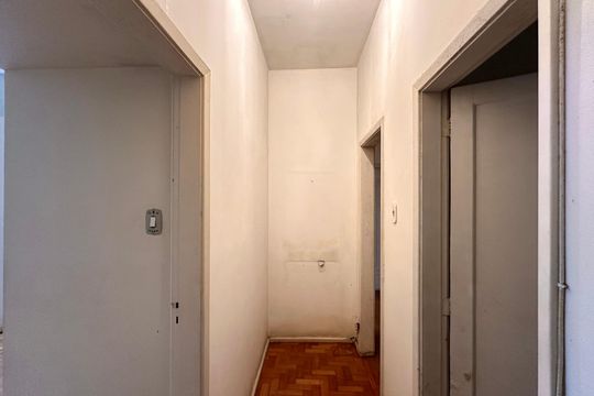 Corredor  de apartamento à venda com 3 quartos, 162m² em Copacabana, Rio de Janeiro