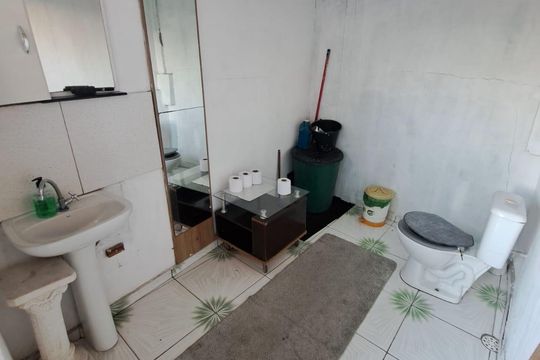 Banheiro Externo de casa à venda com 2 quartos, 78m² em Jardim Sao Victor, Osasco