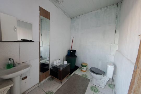 Banheiro Externo de casa à venda com 2 quartos, 78m² em Jardim Sao Victor, Osasco
