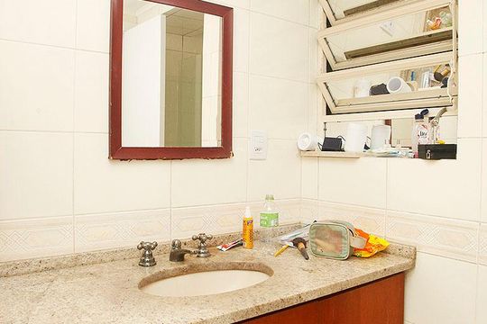 Banheiro 2 de apartamento à venda com 3 quartos, 106m² em Independência, Porto Alegre