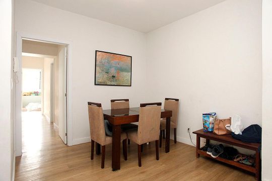 Sala de apartamento à venda com 3 quartos, 106m² em Independência, Porto Alegre