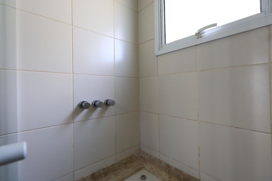 Banheiro da Suíte 1 de apartamento para alugar com 4 quartos, 177m² em Vila Gomes Cardim, São Paulo