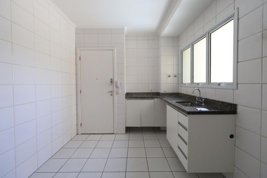 Cozinha de apartamento para alugar com 4 quartos, 177m² em Vila Gomes Cardim, São Paulo