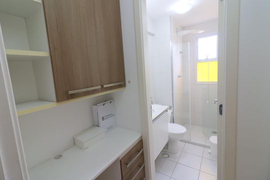 Banheiro 2 de apartamento para alugar com 2 quartos, 68m² em Centro, Osasco