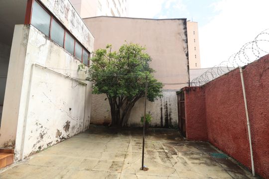 Quintal de casa para alugar com 9 quartos, 487m² em Tabajaras, Uberlândia