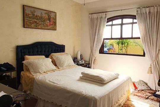 Casa à venda com 3 quartos, 243m² em Jardim Samambaia, Jundiaí