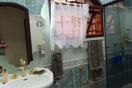 Casa à venda com 3 quartos, 243m² em Jardim Samambaia, Jundiaí