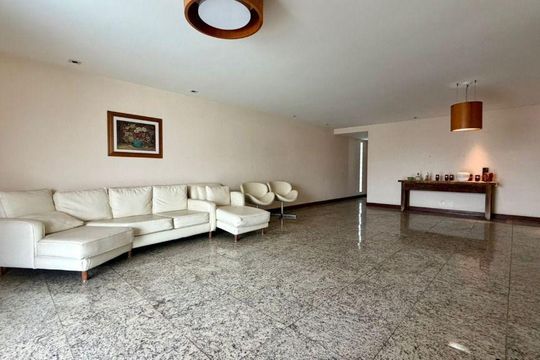 Apartamento à venda com 4 quartos, 220m² em Icaraí, Niterói
