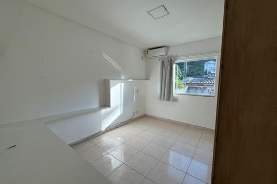 Casa à venda com 2 quartos, 84m² em Engenho do Mato, Niterói