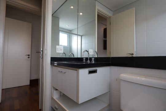 Banheiro da Suíte 1 de apartamento à venda com 3 quartos, 165m² em Vila Andrade, São Paulo
