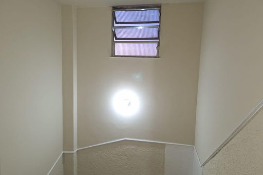 Corredor de apartamento à venda com 3 quartos, 80m² em Sampaio, Rio de Janeiro