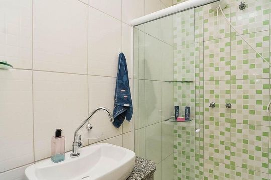 Banheiro 1 de casa para alugar com 2 quartos, 250m² em Sarandi, Porto Alegre