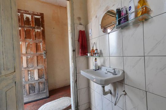 Banheiro de casa à venda com 4 quartos, 90m² em Bom Jesus, Belo Horizonte