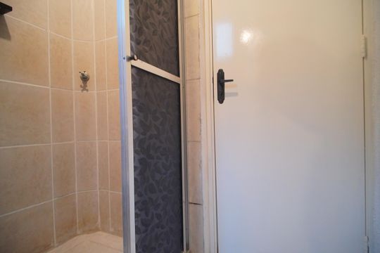 Banheiro de apartamento à venda com 2 quartos, 48m² em Duque de Caxias, São Leopoldo