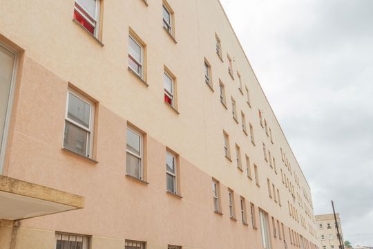 Fachada do bloco de apartamento para alugar com 2 quartos, 46m² em Vila Natal, São Paulo