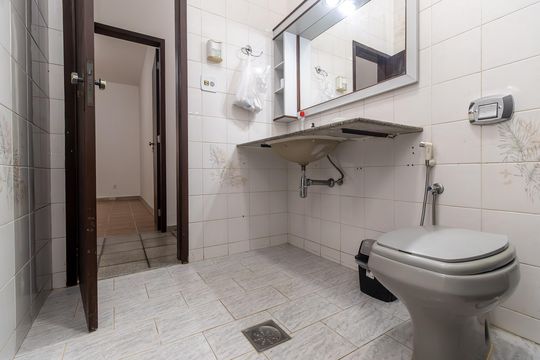Banheiro Social de casa à venda com 3 quartos, 210m² em São João Batista, Belo Horizonte