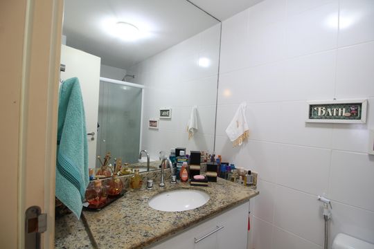 Banheiro Social de apartamento à venda com 3 quartos, 98m² em Barra Olímpica, Rio de Janeiro