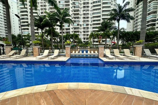 Piscina de apartamento à venda com 3 quartos, 98m² em Barra Olímpica, Rio de Janeiro