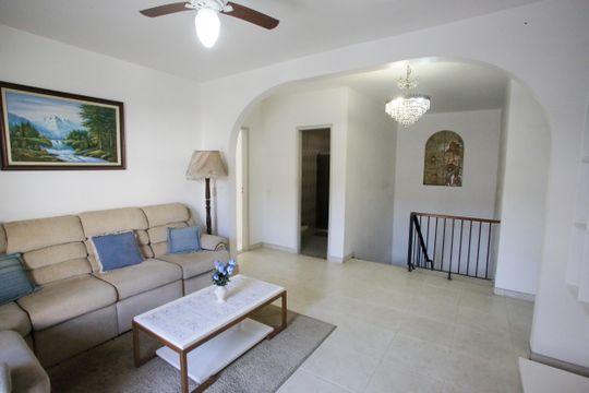 Sala de TV de casa à venda com 7 quartos, 641m² em Jacarepaguá, Rio de Janeiro