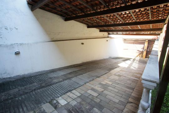 Garagem de casa à venda com 7 quartos, 641m² em Jacarepaguá, Rio de Janeiro