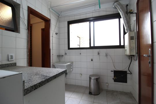Área de Serviço de apartamento à venda com 3 quartos, 162m² em Indianópolis, São Paulo