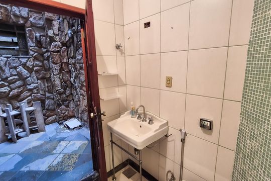 Banheiro da suíte de apartamento à venda com 3 quartos, 130m² em Bonsucesso, Rio de Janeiro