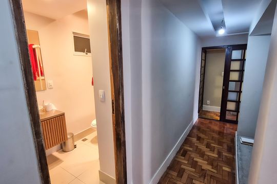 Corredor de acesso aso quartos e Banheiros de apartamento à venda com 3 quartos, 130m² em Bonsucesso, Rio de Janeiro
