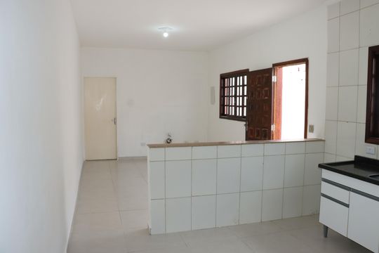 Casa para alugar com 2 quartos, 70m² em Roselândia, Cotia