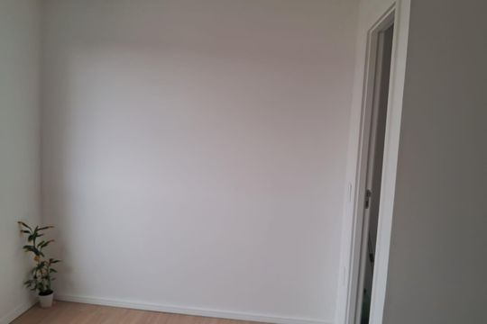 Sala de kitnet/studio para alugar com 1 quarto, 17m² em Vila Nilo, São Paulo