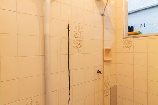 Casa à venda com 4 quartos, 190m² em Conjunto Residencial José Bonifácio, São Paulo