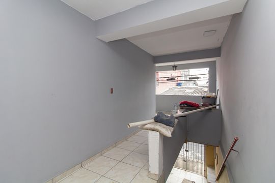 Casa à venda com 4 quartos, 190m² em Conjunto Residencial José Bonifácio, São Paulo