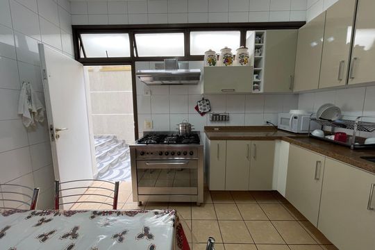 Cozinha de casa à venda com 7 quartos, 540m² em Caxingui, São Paulo
