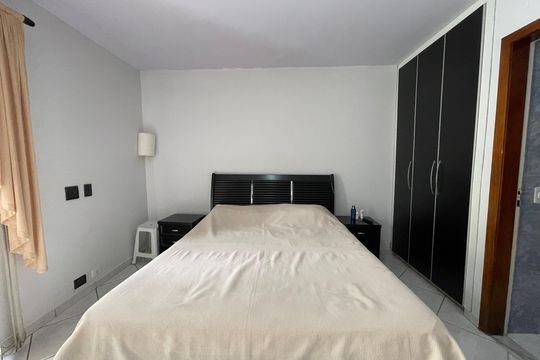 Quarto 1 de casa à venda com 7 quartos, 540m² em Caxingui, São Paulo