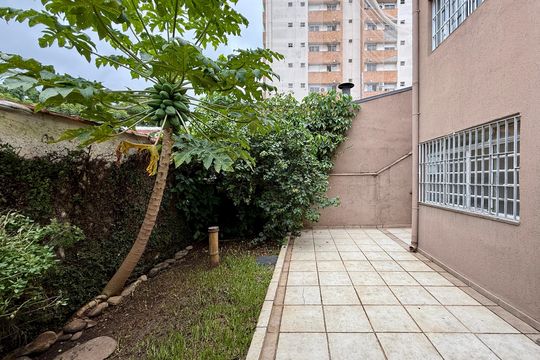 Quintal de casa à venda com 3 quartos, 350m² em Campo Belo, São Paulo