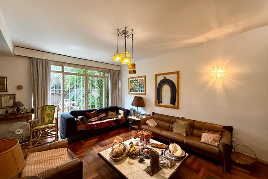 Sala de casa à venda com 3 quartos, 350m² em Campo Belo, São Paulo